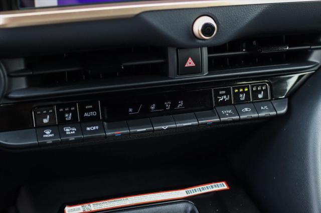 2025 Toyota Crown Signia Limited