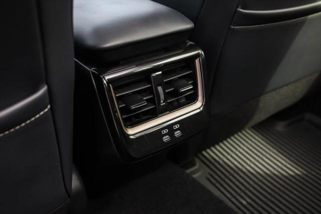 2025 Toyota Crown Signia Limited