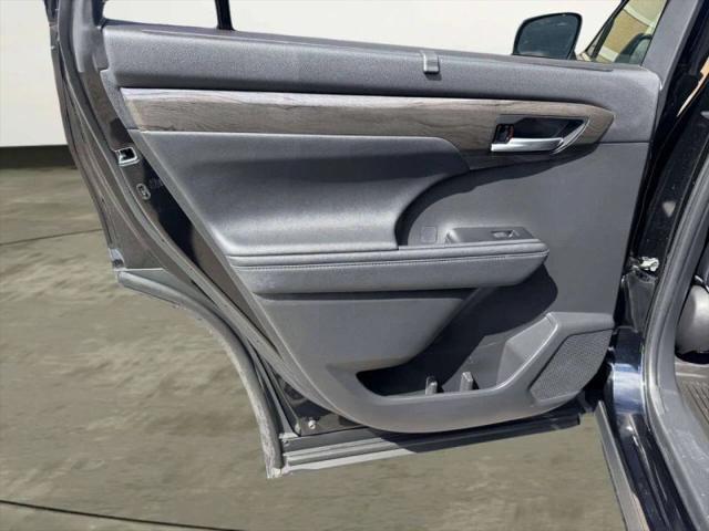 2023 Toyota Highlander Platinum