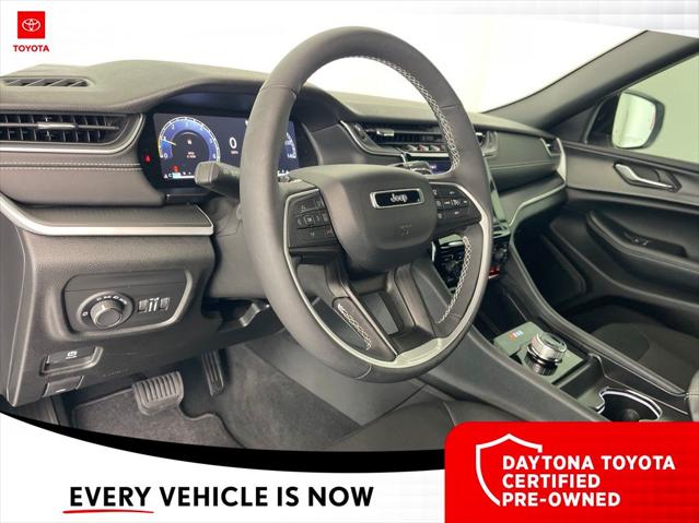 2025 Jeep Grand Cherokee L Laredo 4x2