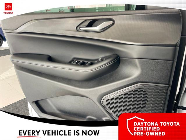 2025 Jeep Grand Cherokee L Laredo 4x2