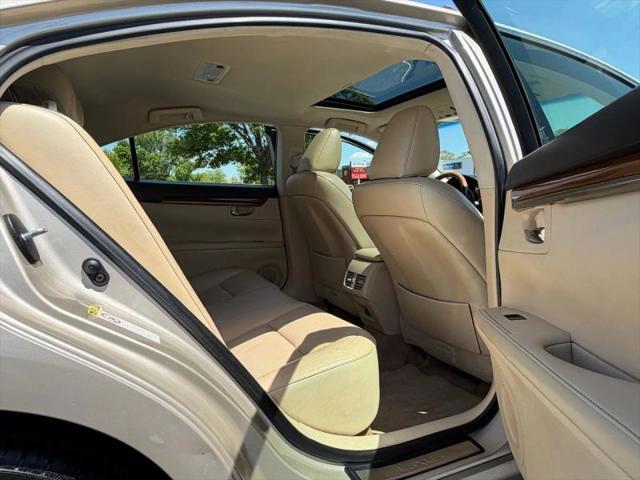 2015 Lexus ES 300h 300h