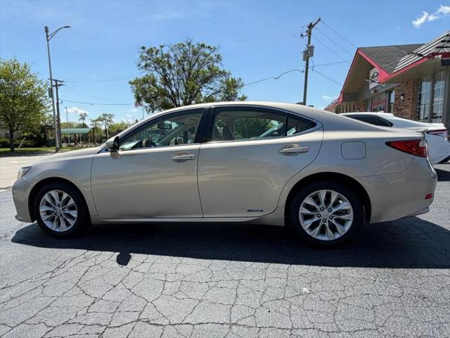 2015 Lexus ES 300h 300h