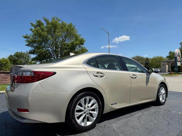 2015 Lexus ES 300h 300h