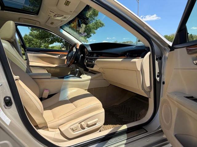 2015 Lexus ES 300h 300h