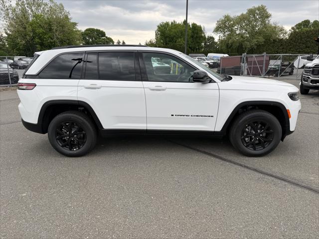 2026 Jeep Grand Cherokee GRAND CHEROKEE LAREDO ALTITUDE 4X4 2026 Jeep Grand Cherokee GRAND CHEROKEE LAREDO ALTITUDE 4X4