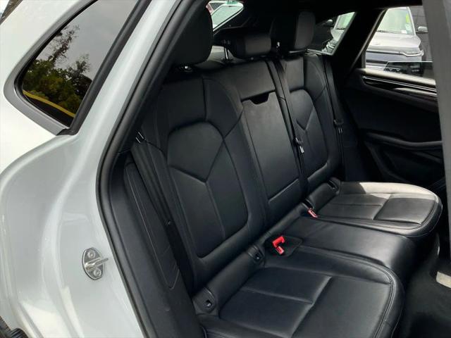 2021 Porsche Macan Base
