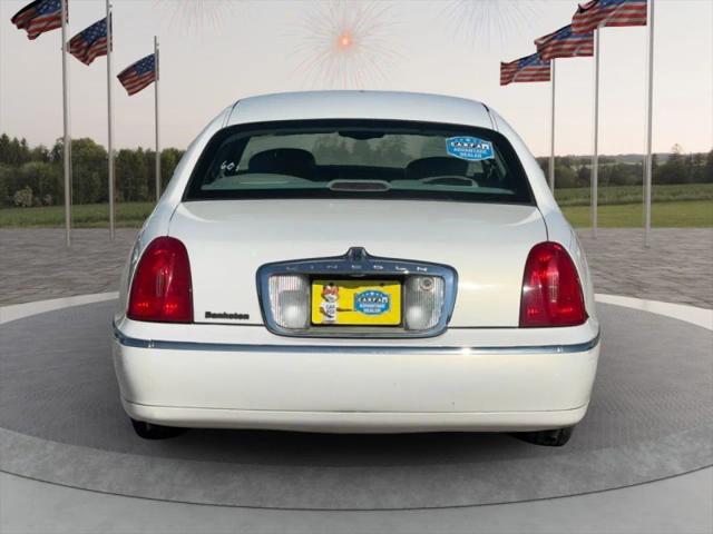 2001 Lincoln Town Car Cartier