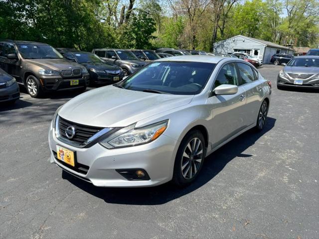 2017 Nissan Altima 2.5 SV for sale in Batavia, IL