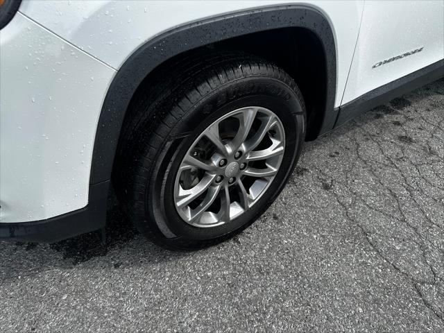 2019 Jeep Cherokee Latitude Plus 4x4 2019 Jeep Cherokee Latitude Plus 4x4