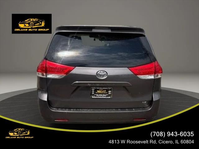 2013 Toyota Sienna LE V6 8 Passenger