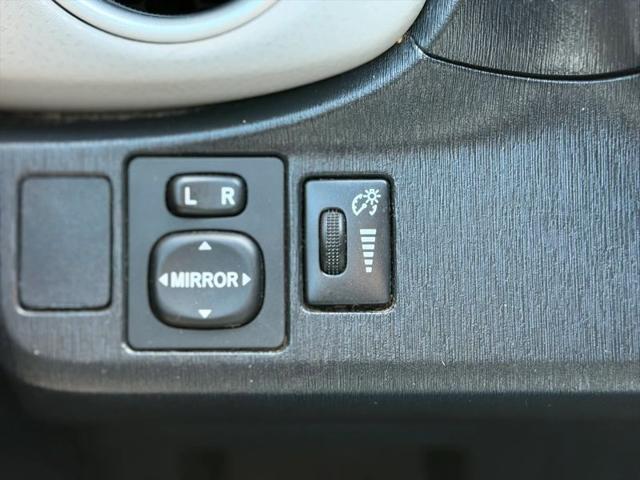 2012 Toyota Yaris LE