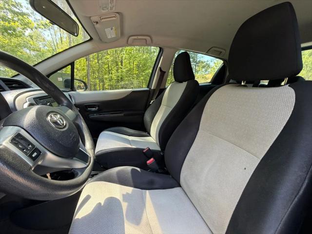 2012 Toyota Yaris LE