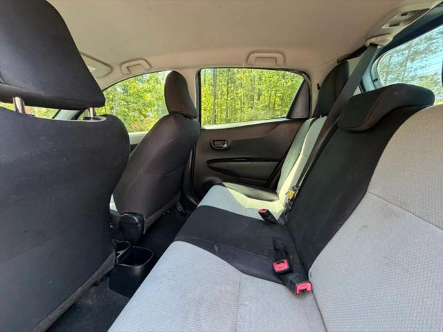 2012 Toyota Yaris LE