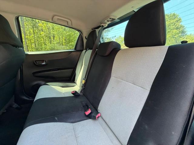 2012 Toyota Yaris LE