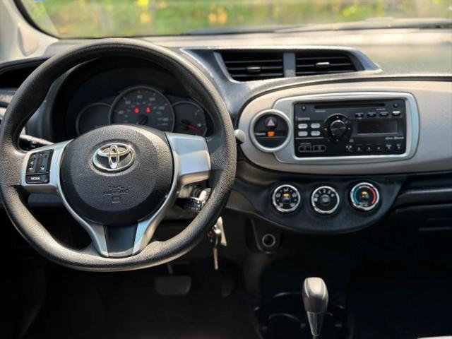 2012 Toyota Yaris LE