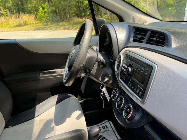 2012 Toyota Yaris LE