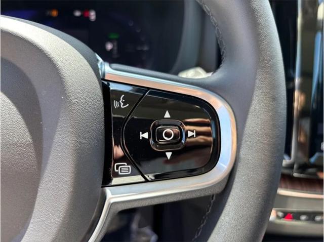 2023 Volvo XC60 Recharge T8 Plus Bright Theme