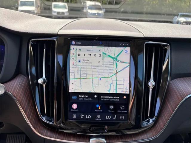 2023 Volvo XC60 Recharge T8 Plus Bright Theme