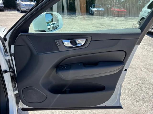 2023 Volvo XC60 Recharge T8 Plus Bright Theme