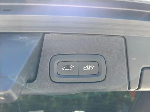 2023 Volvo XC60 Recharge T8 Plus Bright Theme