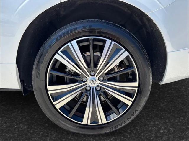 2023 Volvo XC60 Recharge T8 Plus Bright Theme