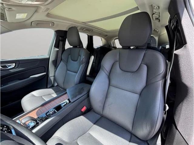 2023 Volvo XC60 Recharge T8 Plus Bright Theme