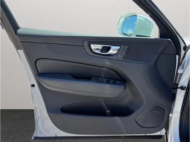 2023 Volvo XC60 Recharge T8 Plus Bright Theme