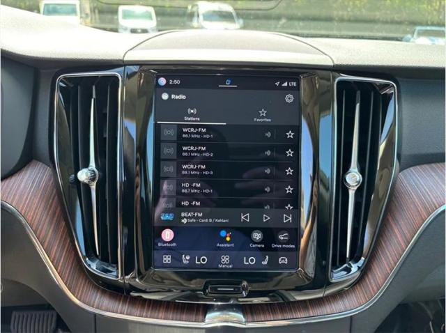 2023 Volvo XC60 Recharge T8 Plus Bright Theme