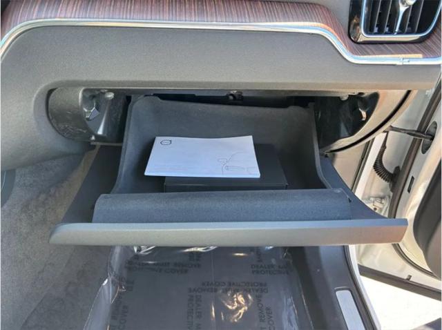 2023 Volvo XC60 Recharge T8 Plus Bright Theme