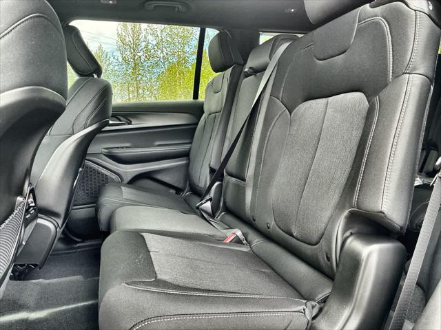 2026 Jeep Grand Cherokee L Altitude 4x4
