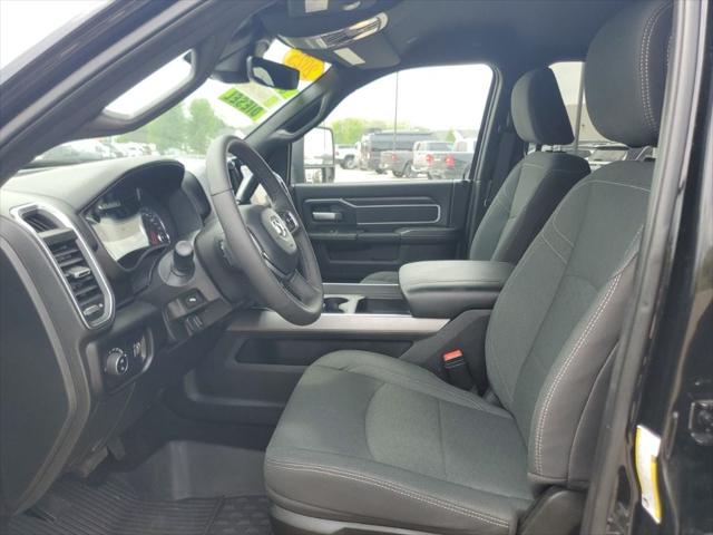 2025 Ram 3500 Big Horn Crew Cab 4x4 8' Box