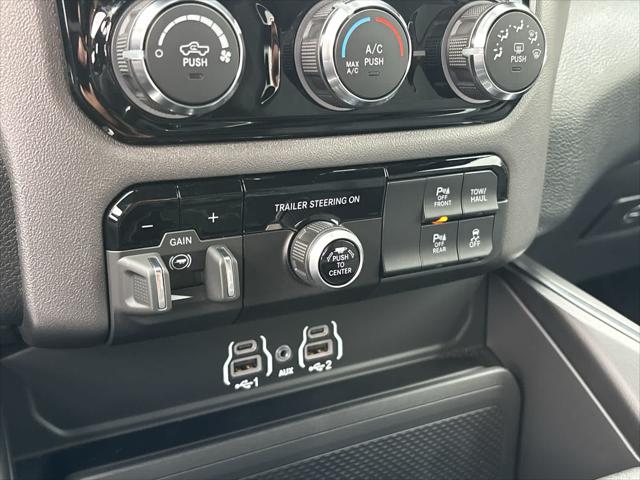 2026 Ram 1500 Express Crew Cab 4x4 5'7" Box