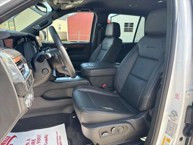 2025 GMC Yukon 4WD Denali