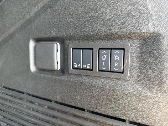 2025 GMC Yukon 4WD Denali