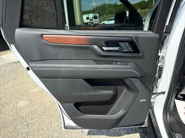 2025 GMC Yukon 4WD Denali