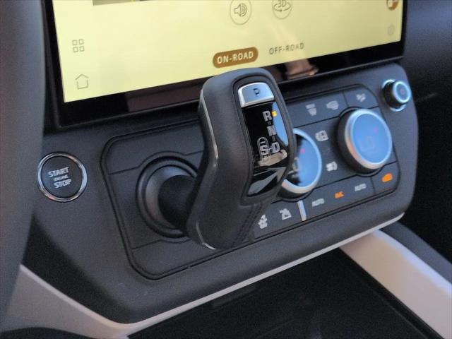 2026 Land Rover Defender P400 X-Dynamic SE