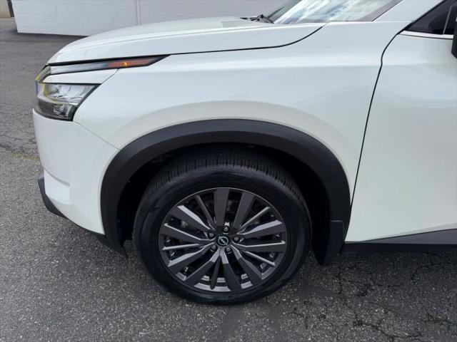 2023 Nissan Pathfinder SL 4WD