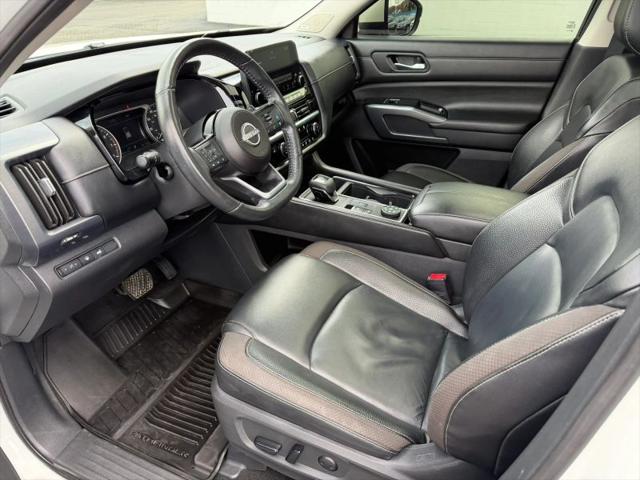 2023 Nissan Pathfinder SL 4WD