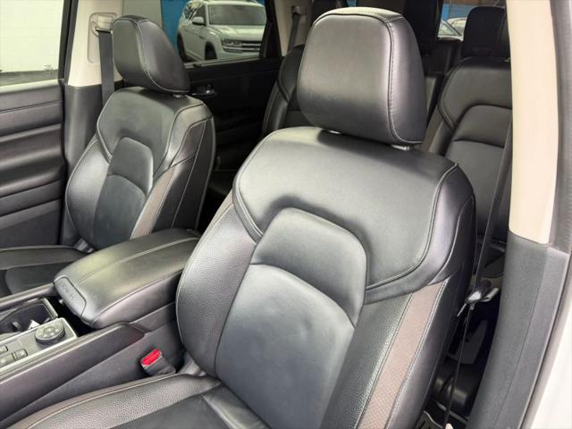 2023 Nissan Pathfinder SL 4WD