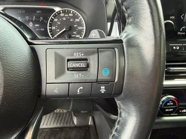 2023 Nissan Pathfinder SL 4WD