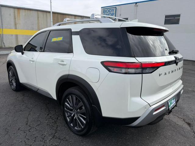 2023 Nissan Pathfinder SL 4WD