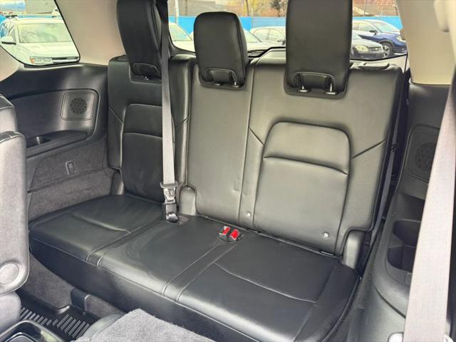 2023 Nissan Pathfinder SL 4WD