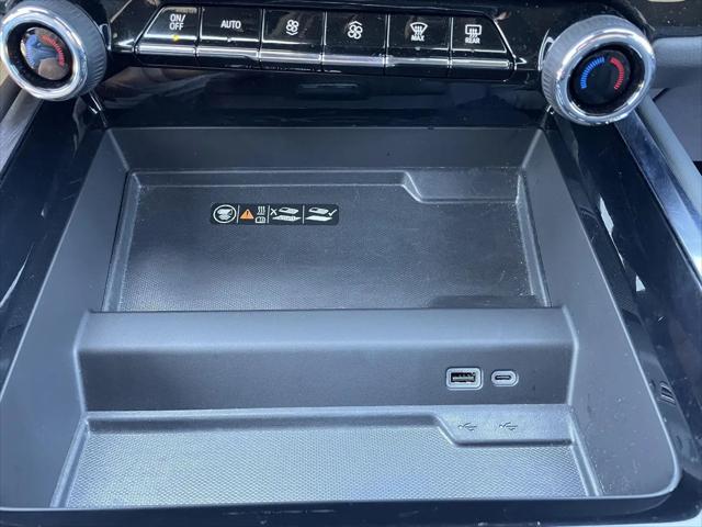 2025 Chevrolet Suburban 4WD Z71