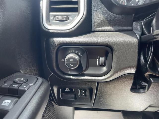2025 Ram 1500 Big Horn Crew Cab 4x4 5'7" Box