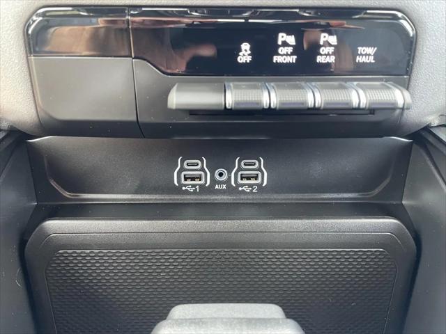 2025 Ram 1500 Big Horn Crew Cab 4x4 5'7" Box