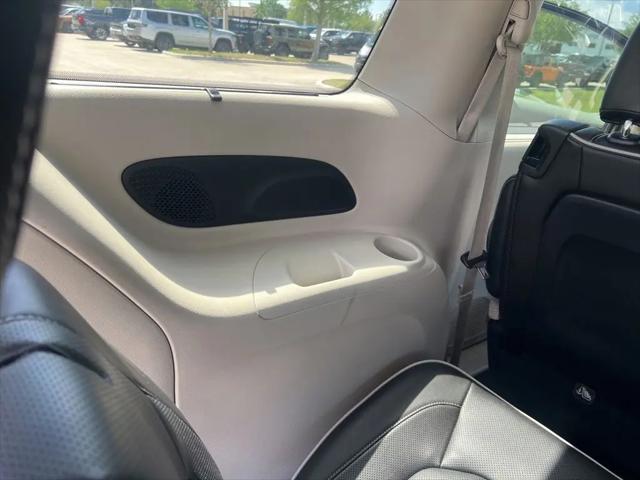 2023 Chrysler Pacifica Limited AWD