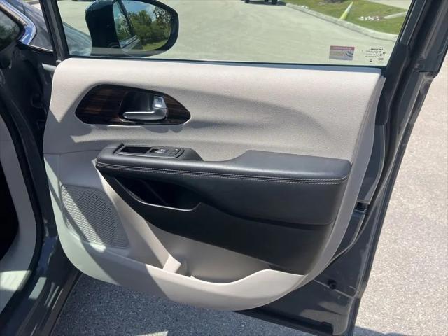 2023 Chrysler Pacifica Limited AWD