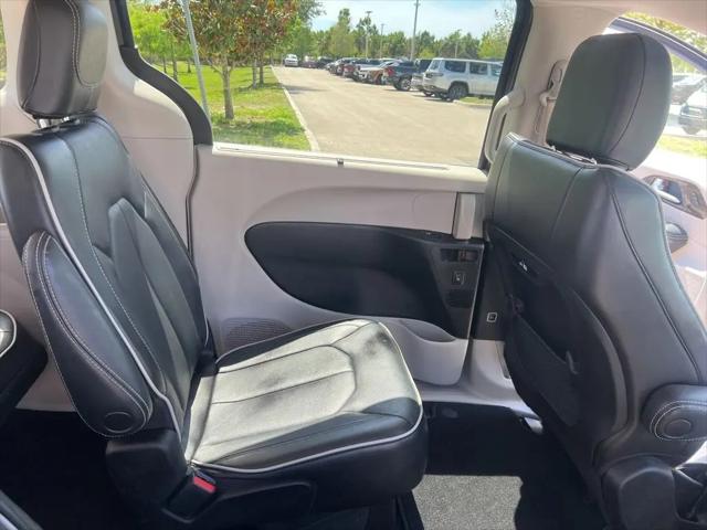 2023 Chrysler Pacifica Limited AWD