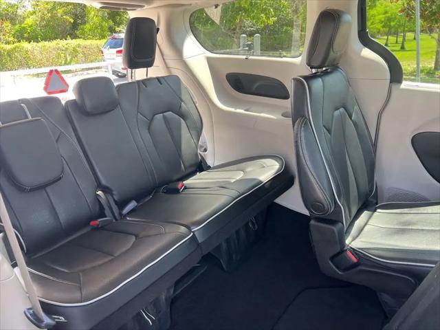 2023 Chrysler Pacifica Limited AWD